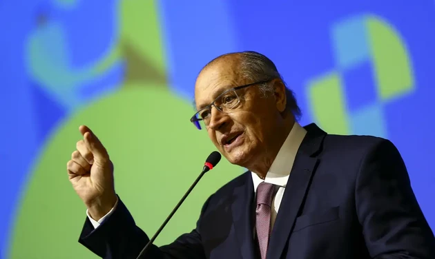 Em razão do quadro, Alckmin não cumpre agenda nesta segunda-feira (1º)