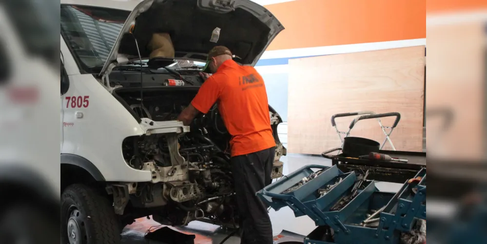 Mecânico de automóvel é uma das vagas ofertadas nesta segunda-feira