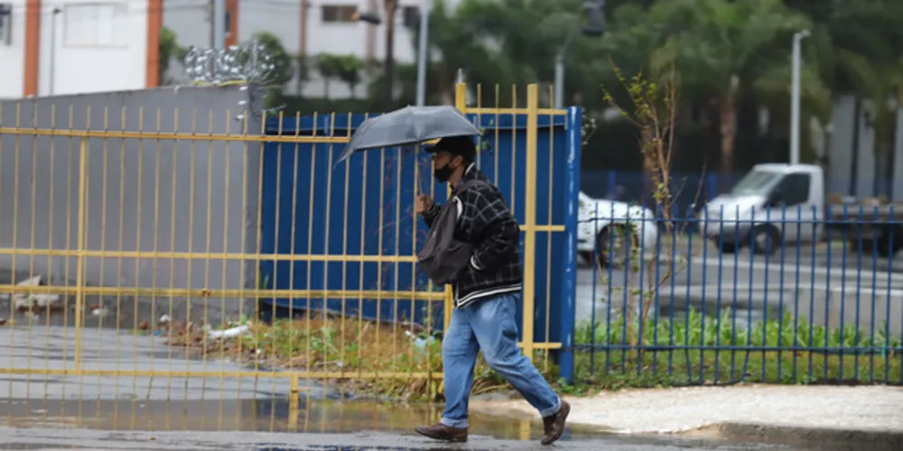 A chegada das chuvas traz preocupações para os moradores dos Campos Gerais