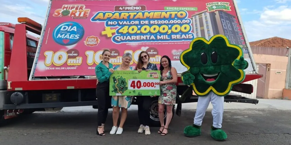 Silvana Aparecida Mendes, moradora do bairro Neves, que ganhou sozinha o prêmio especial da edição do Dia das Mães