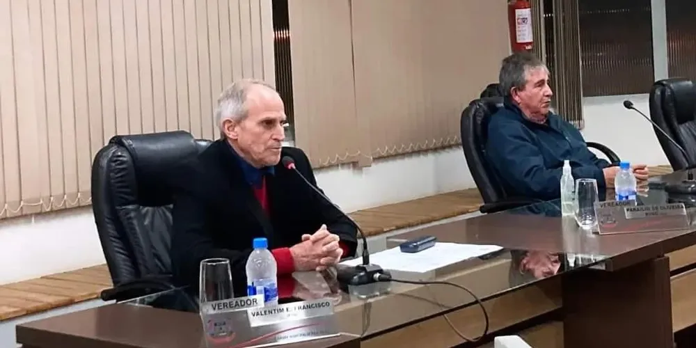 Além da aprovação dos projetos de lei, a sessão também contou com a apresentação de indicações para obras de manutenção