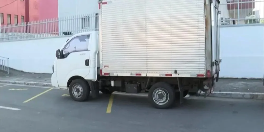 Uma arma de fogo utilizada na tentativa de assalto foi encontrada no local do crime