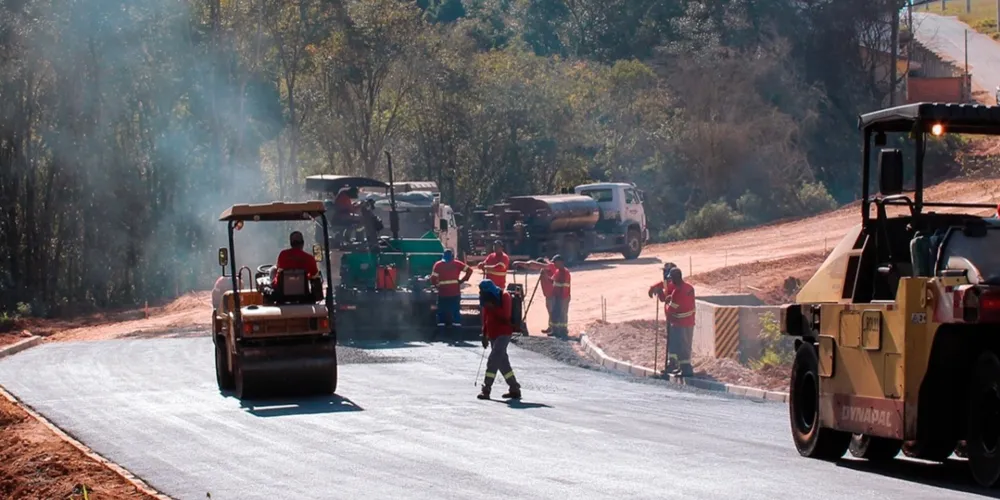 A pavimentação da Rua Amanda Rocha Milléo é mais uma etapa da transformação que a área vem passando