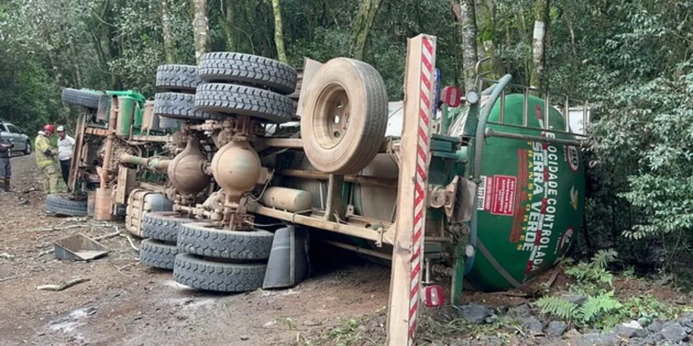 Caminhão que tombou transportava leite