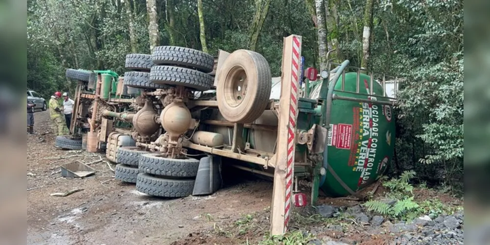 Caminhão que tombou transportava leite