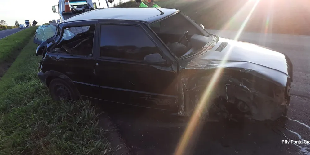 Impacto causou danos aos veículos