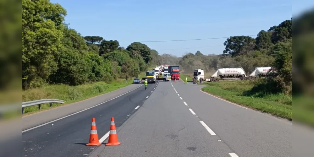 Acidente aconteceu no KM 124, próximo a uma fábrica de cimento