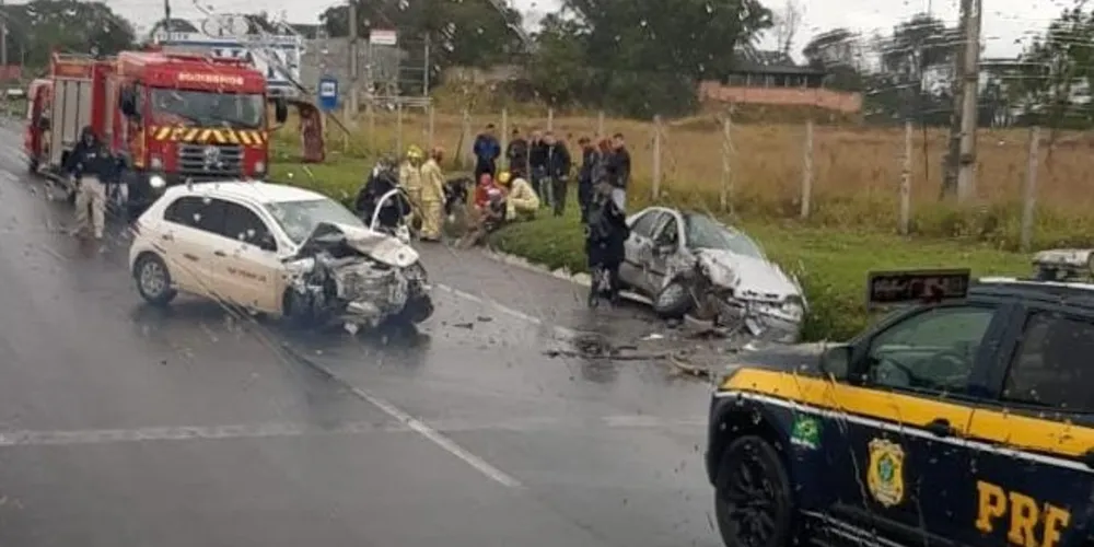 Duas pessoas tiveram ferimentos moderados