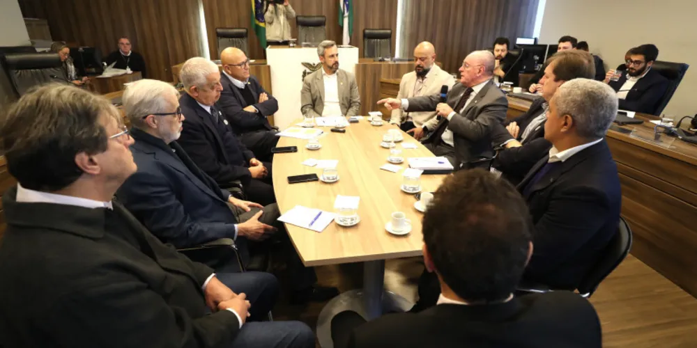 Reunião ocorreu na manhã desta segunda-feira (1º), no Auditório Legislativo