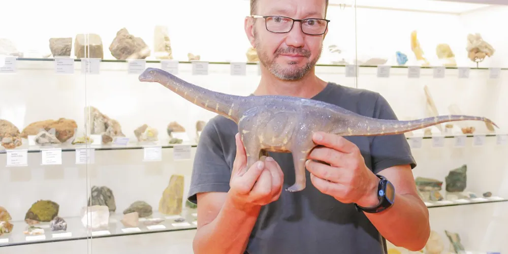 O biólogo é professor do Instituto de Geociências da Universidade de São Paulo (USP)