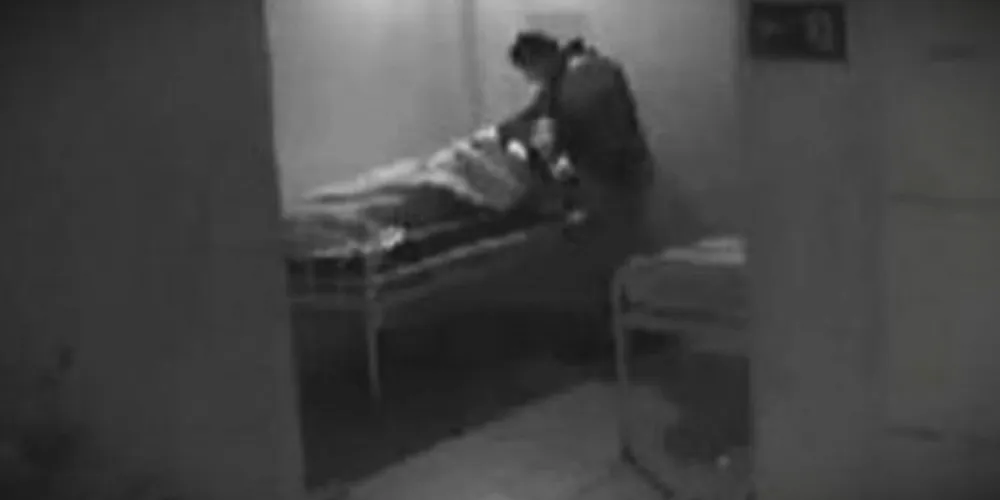 Vídeo flagrou o momento em que o vigilante realiza o abuso