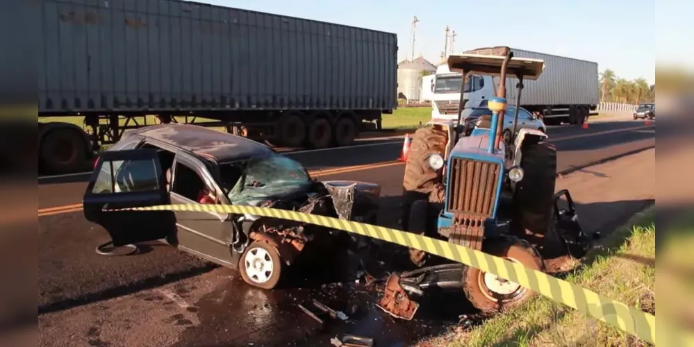 O trator teria invadido a pista contrária