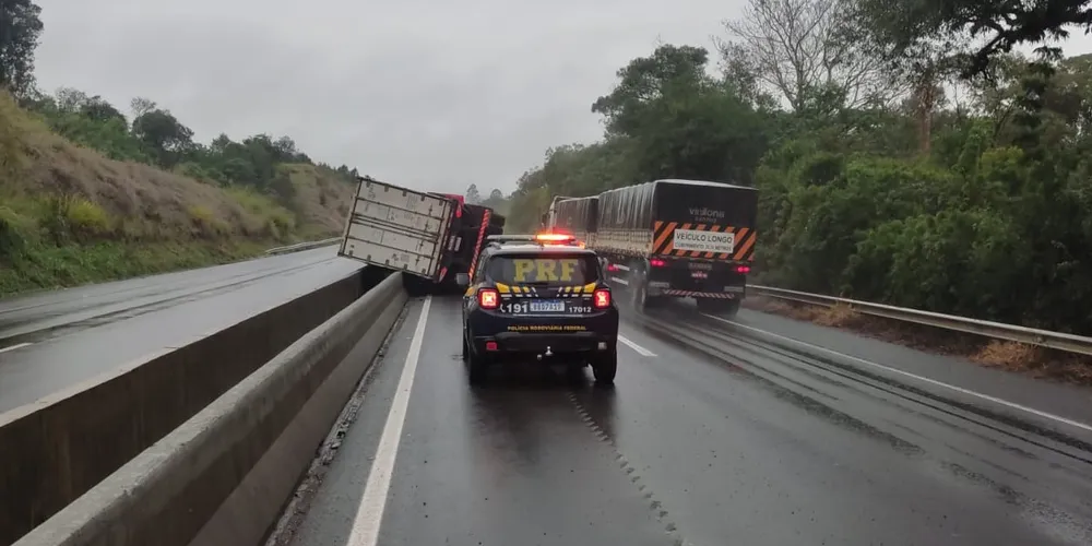 Equipes da Polícia Rodoviária Federal foram acionadas para a ocorrência