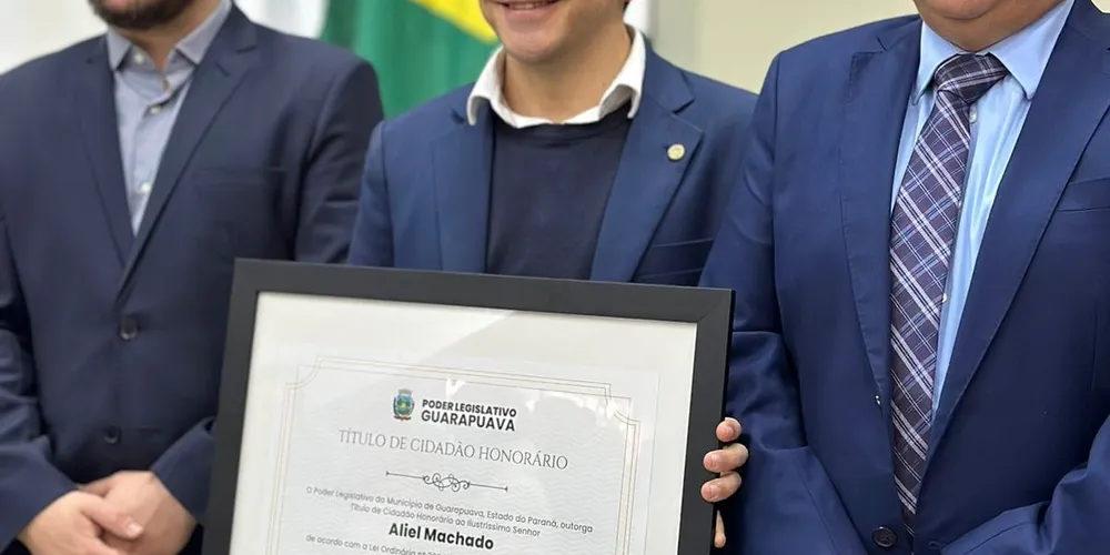 Aliel Machado recebeu a honraria na manhã desta segunda-feira (27)
