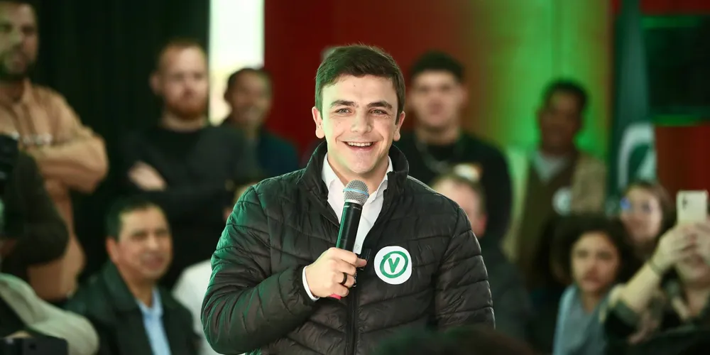 O deputado federal Aliel Machado (PV) oficializou neste sábado (13) a pré-candidatura à Prefeitura de Ponta Grossa