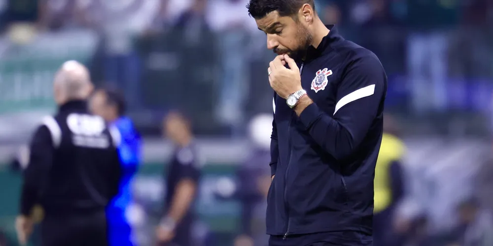 António Oliveira deixa o comando do 'Timão'