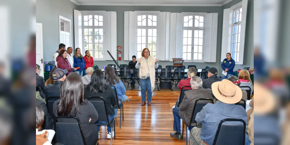 Administração Municipal também apoia o produtor familiar com a compra de hortifrútis para o Programa Feira Verde