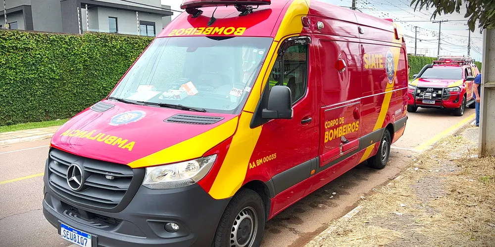 Equipes do Corpo de Bombeiros foram acionadas para a ocorrência