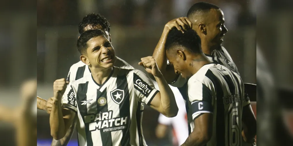 Savarino marcou o gol da vitória do Botafogo sobre o Vitória no Barradão