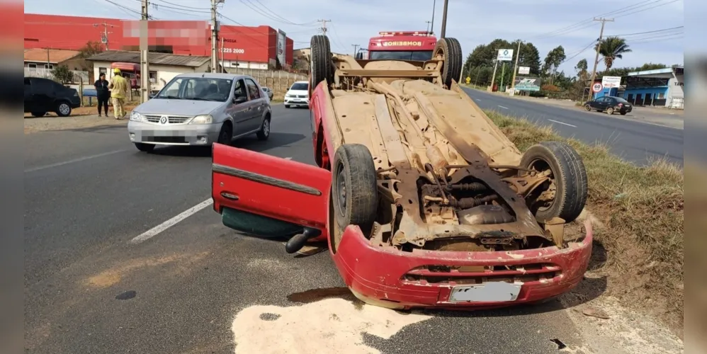 Veículo capotou no KM 175 da BR-373