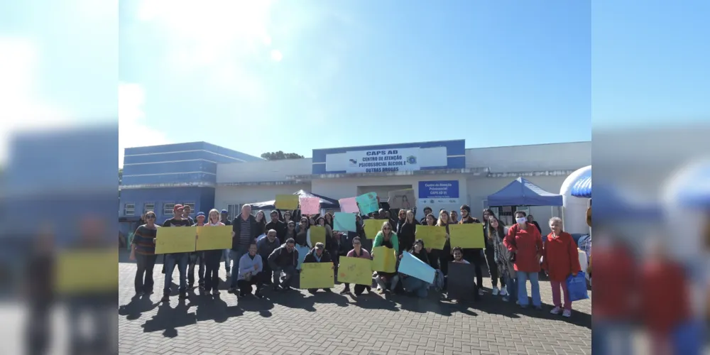 CAPS-Ad, localizado em Uvaranas, receberá apresentações culturais e o Ônibus da Vacina nesta quinta