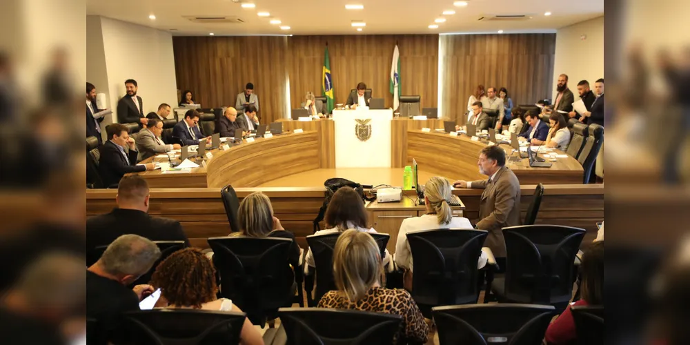 Reunião ocorreu no início da tarde desta terça-feira (11), no Auditório Legislativo