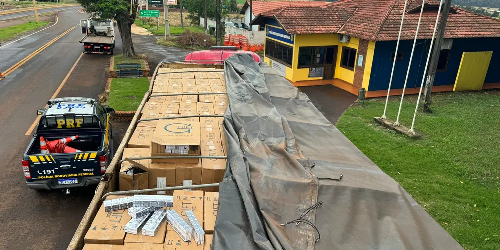 Maços de cigarros foram contrabandeados do Paraguai