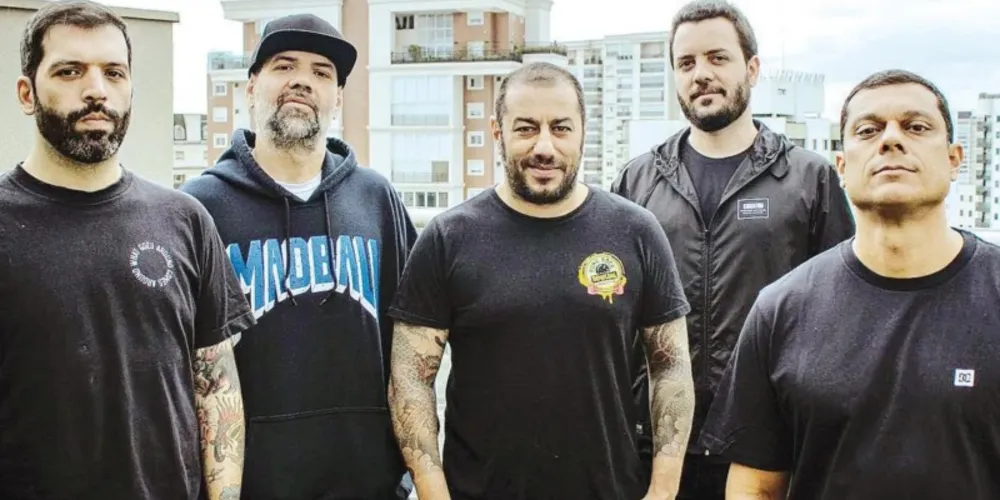 CPM 22 coleciona sucessos, como 'Um minuto para o fim do mundo' e 'Dias atrás'