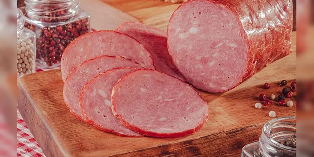 Cracóvia, produzida desde a década de 1960, é embutido feito com carne suína nobre, magra e selecionada