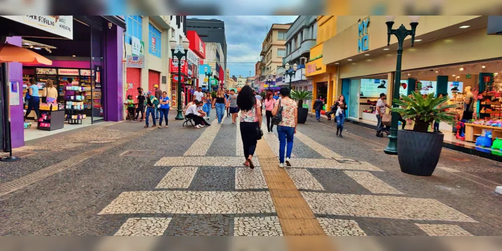 O comércio de rua de Ponta Grossa e região abrangida, não abre