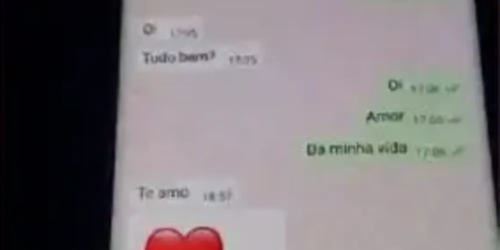 Na mensagem, ele diz à mãe que a ama