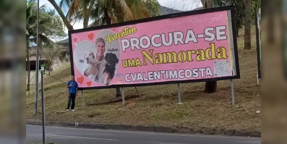 Outdoor de Carlos Valentim na Zona Oeste do Rio de Janeiro