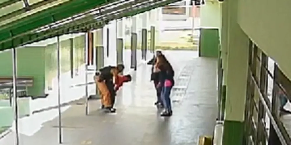 Policial estava ministrando aulas na escola, e pôde salvar o aluno