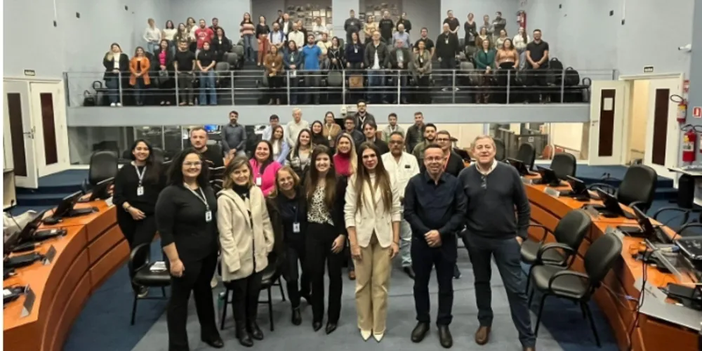 O encontro realizado em Ponta Grossa contou com a presença de representantes da Cohapar