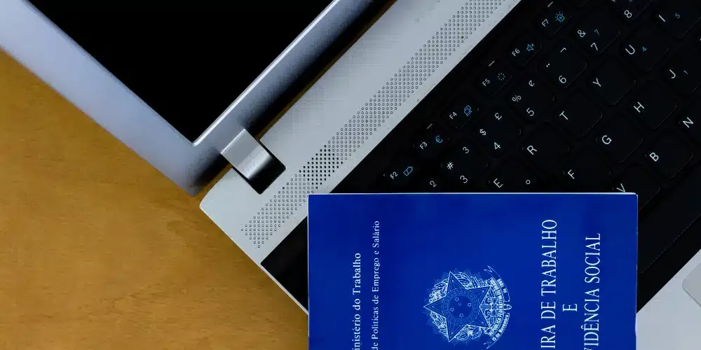 Mulher precisou ajuizar ação após extravio de documento pelo INSS