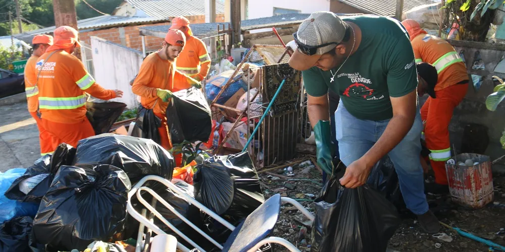 Mutirões são realizados de segunda a sábado e buscam eliminar focos e criadouros do mosquito transmissor