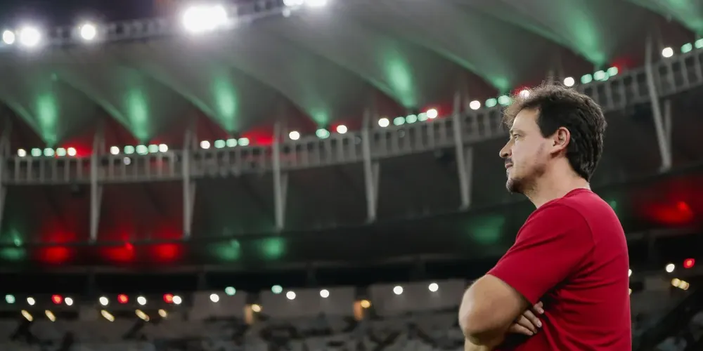 Fernando Diniz tinha renovado o contrato com o Fluminense há um mês; vinculo contratual iria até o fim de 2025