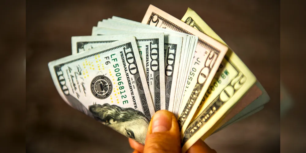 Dólar Americano teve alta de 0,76%