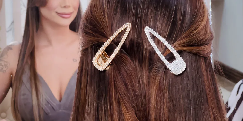 Os acessórios podem complementar um look.