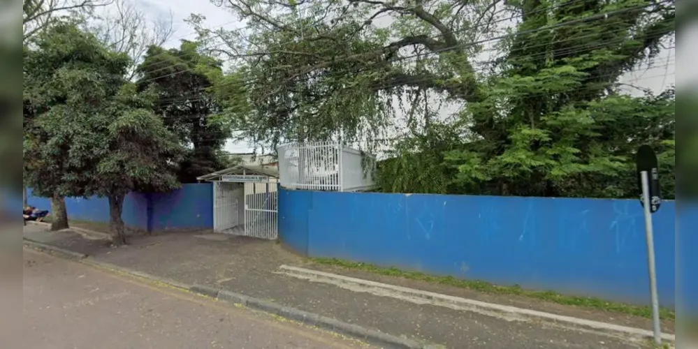 Escola fica no bairro Fazendinha, em Curitiba