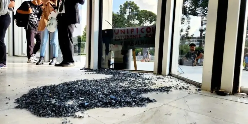 Tumulto aconteceu na tarde desta segunda-feira (3)