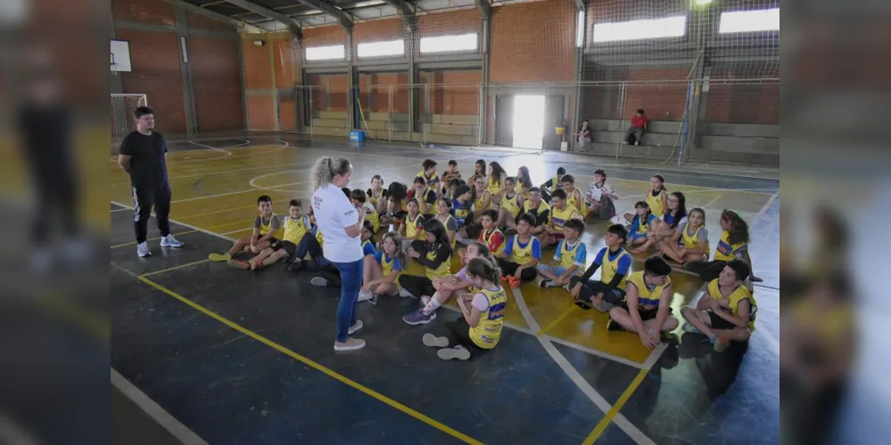 O evento reuniu cerca de 40 alunos do projeto no Ginásio Sérgio Elias Faraht, na Vila Santa Marta