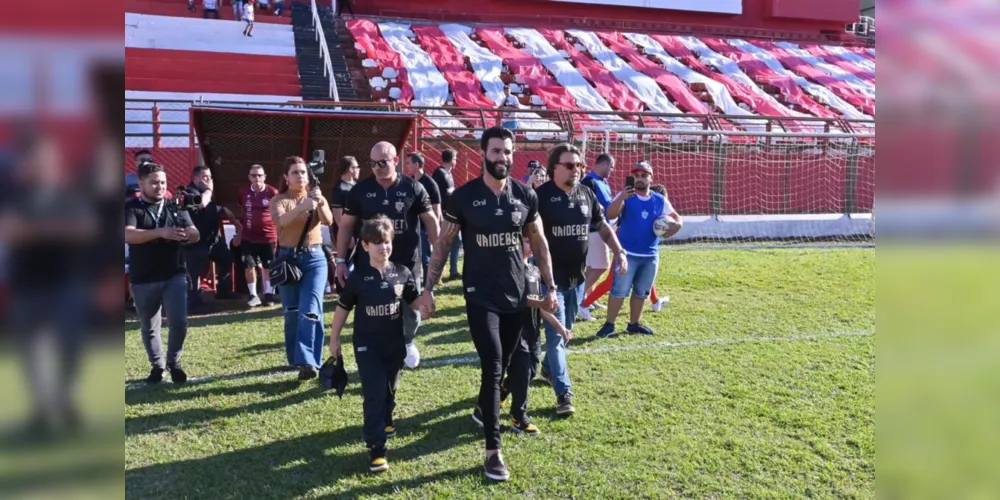 Músico vestiu a camisa do Atlético Clube Paranavaí