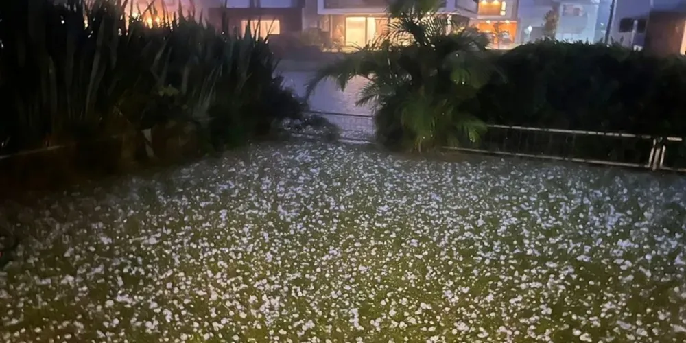 Vídeo mostra intensidade da chuva de granizo em Pelotas