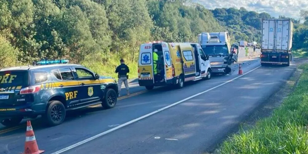 Rodovia foi interditada por causa do acidente