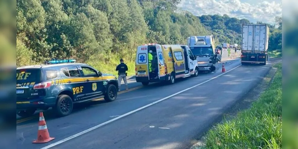 Rodovia foi interditada por causa do acidente