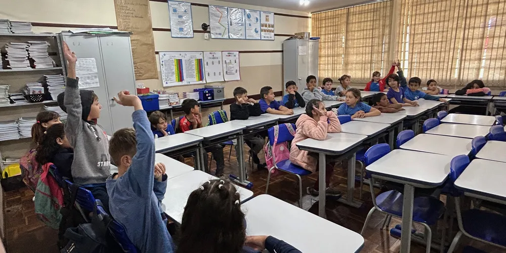Os alunos participam ativamente das ações, mostrando entusiasmo  interesse pelo tema.