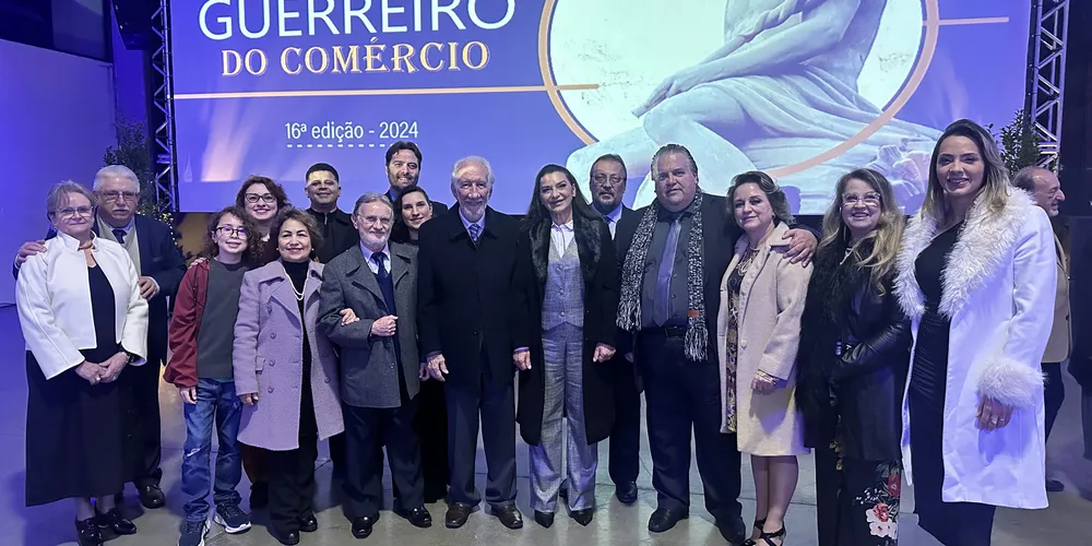Entre os diversos indicados pelos sindicatos empresariais filiados à Fecomércio-PR, segundo critérios de projeção, tempo de mercado, reconhecimento da comunidade e notoriedade empresarial, estava o Foto Carlos de Ponta Grossa.