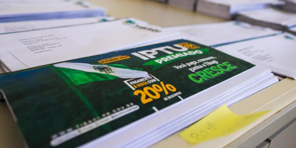 Além do IPTU, também vence a taxa da coleta de lixo