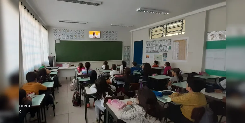 Professora destacou que alunos se sentiram mais leves e alegres com proposta da aula